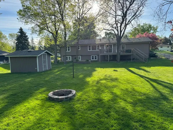 1755 Ithaca Ln N, Plymouth, MN 55447