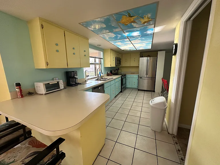 313 SE 16th Pl — Photo 4