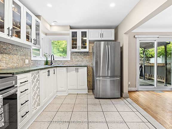 5th image of 1486 Lepage Ave