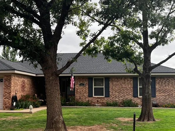 3612 Red Oak Ln, Plainview, TX 79072
