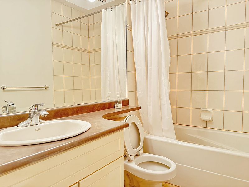 White Rock Apartment for rent - 2 Bedrooms — photo 7