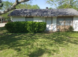 200 N Cedar St, Buda, TX 78610