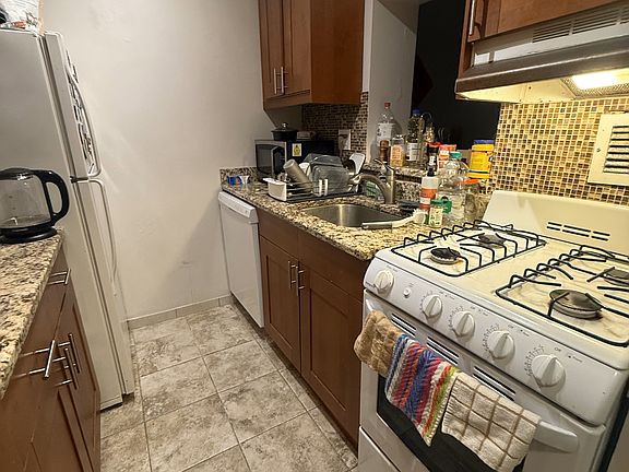 5th image of 1021 Arlington Blvd APT 1028