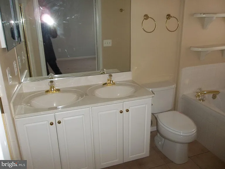 2443 Copper Mountain Ter — Photo 20