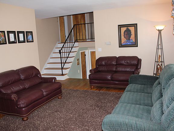3rd image of 2211 Pamela Pl
