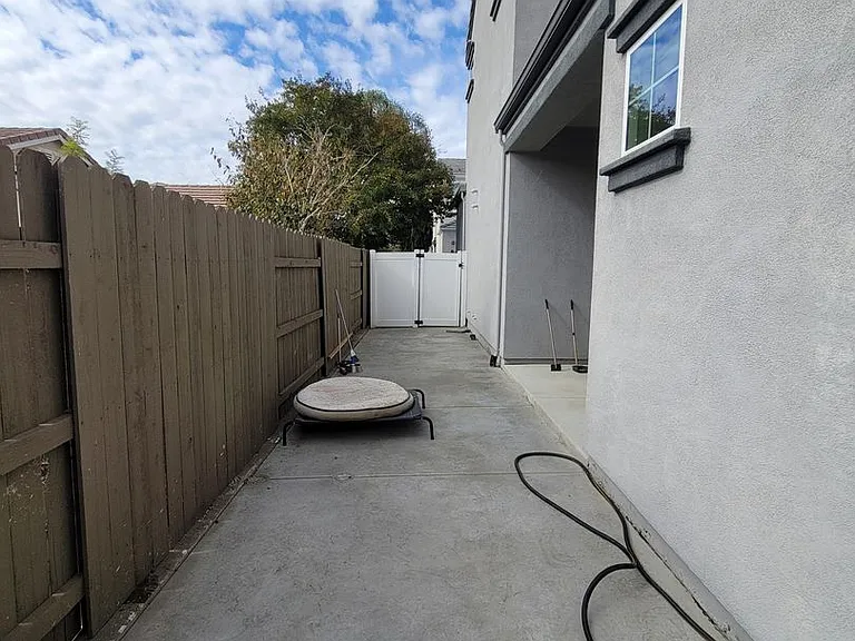 3311 Chickadee Ct — Photo 16