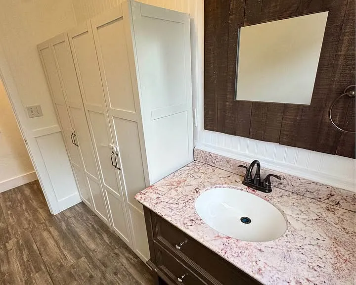 675 E 500 N — Photo 34