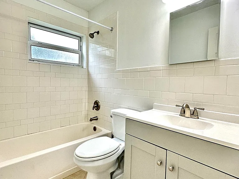 10134 Plant Dr — Photo 2
