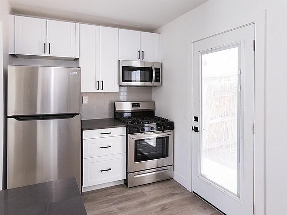 4th image of 829 E Turney Ave #4