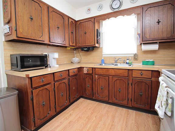 5th image of 229 Duell Rd