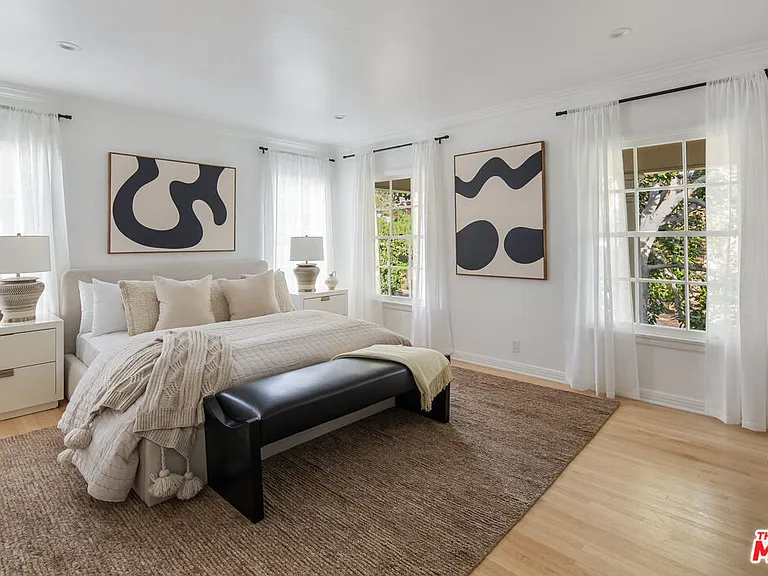 625 N Sierra Dr — Photo 14