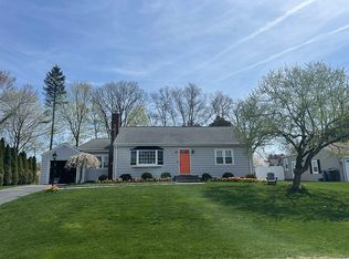 15 Elliott Rd, Trumbull, CT 06611