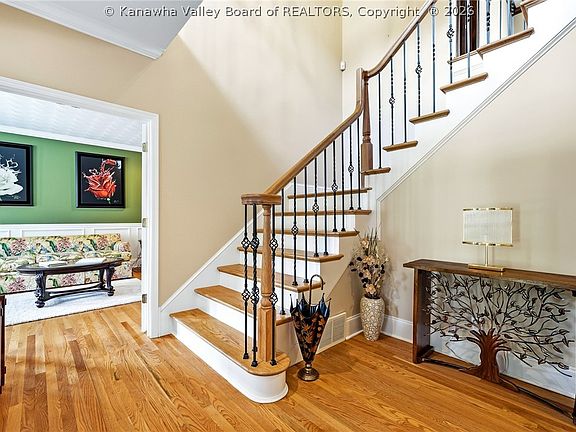 4th image of 305 Heath Rd