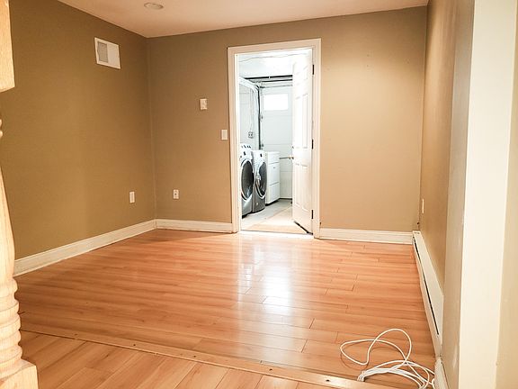 4th image of 36 Charlotte Dr