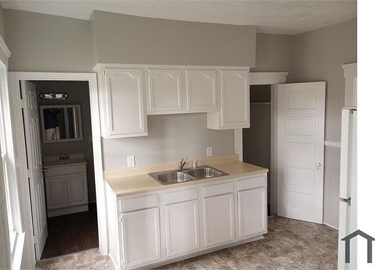 1st image of 4705 Fenwick Ave Unit 2