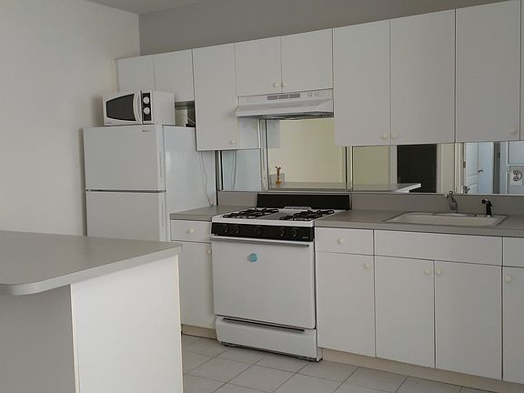large eat in kitchen