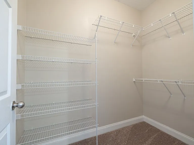 131 Eric Dr — Photo 8