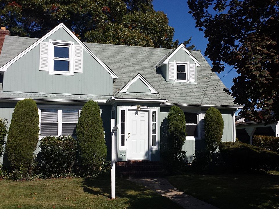 1st image of 925 Goodrich St