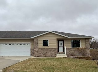 604 7th St E #E3, Cresco, IA 52136