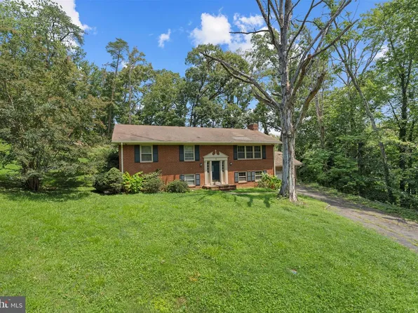 5 Warfield Pl, Fredericksburg, VA 22401