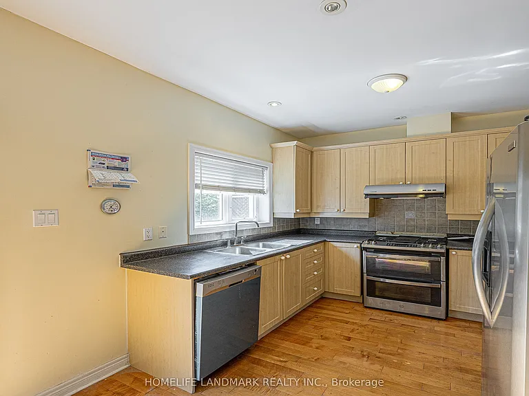 38 Romance Dr — Photo 10