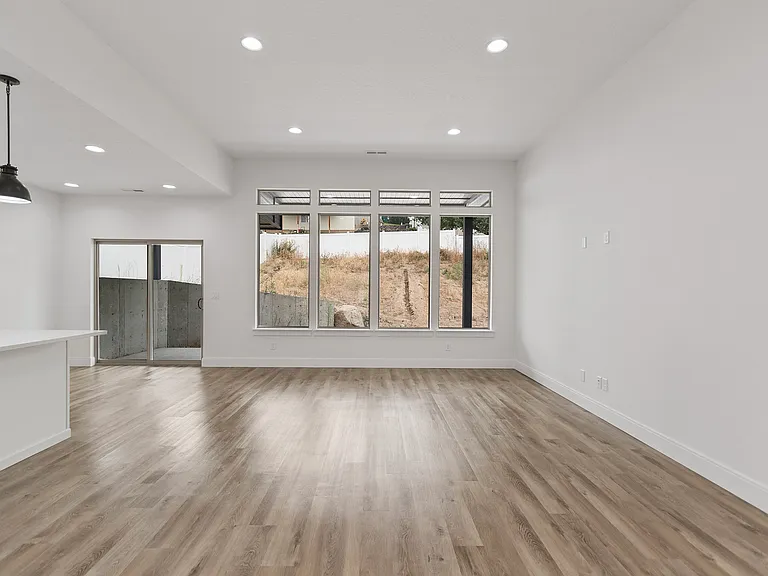 16501 N Columbus Dr — Photo 7