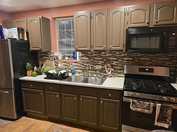 4th image of 916 E Woodlawn St #Basement