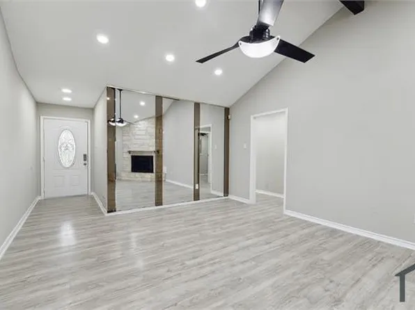 3409 Old Oaks Dr, Baytown, TX 77521