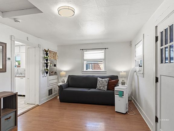 4th image of 486 S 6th St