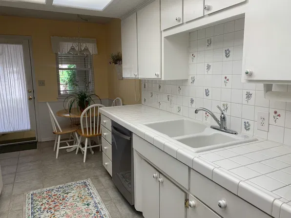 1025 E Thompson Ave, Sapulpa, OK 74066