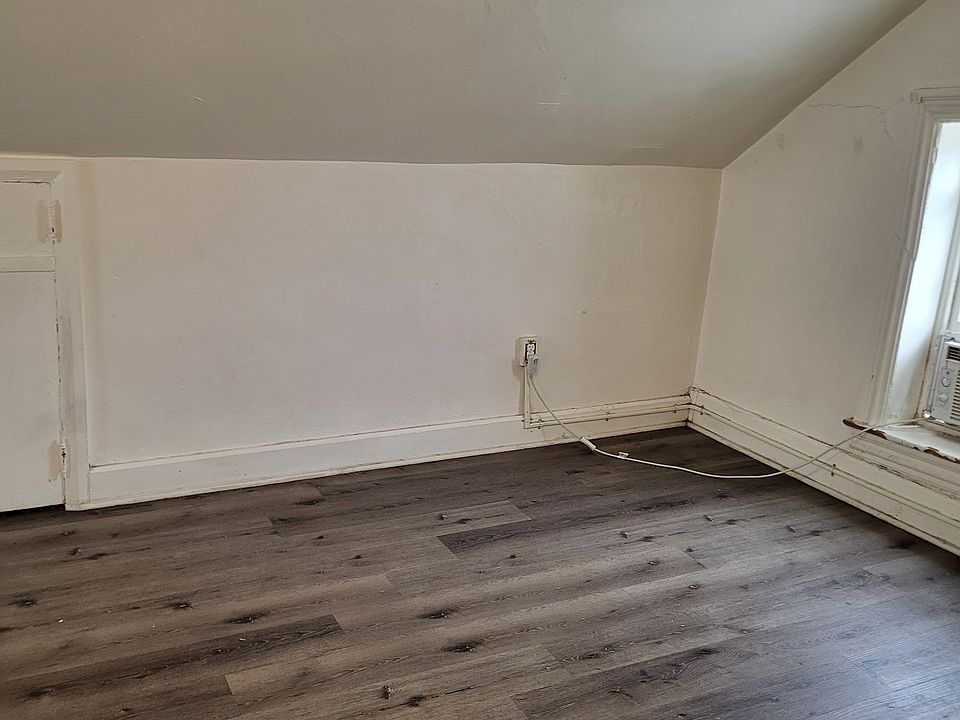 2nd image of 29 2nd St Unit 3