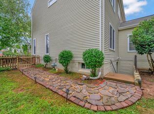 3 Aurelie Dr APT 2, Fredericksburg, VA 22406
