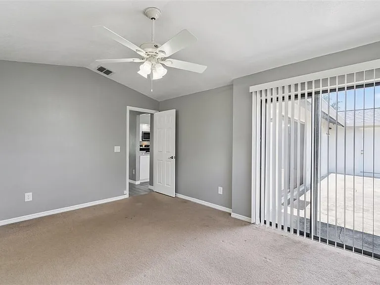 1431 Sackett Cir — Photo 8