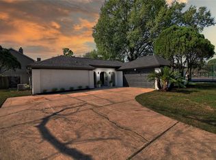 10107 Burgoyne Rd, Houston, TX 77042