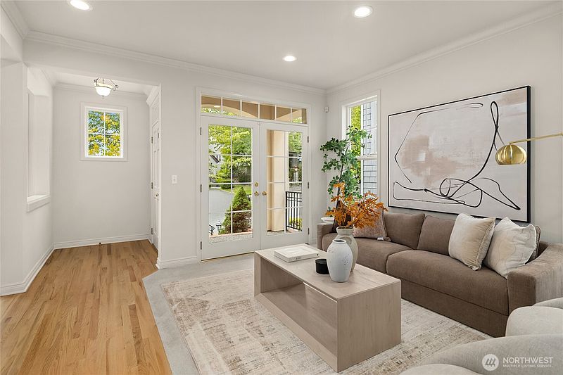 5th image of 1513 NE Iris Street