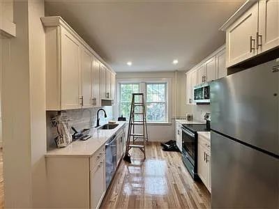2 bed, 900 sqft, $3,600 — Photo 1