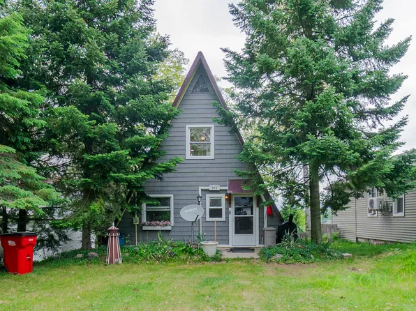 679 W Lincoln Ave, White Cloud, MI 49349
