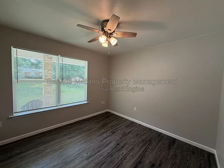 5553 Riviera Dr — Photo 28