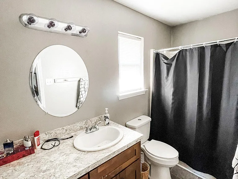 1213 Hyde Park Blvd #B — Photo 10