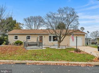 915 Maple Ln, Lebanon, PA 17046