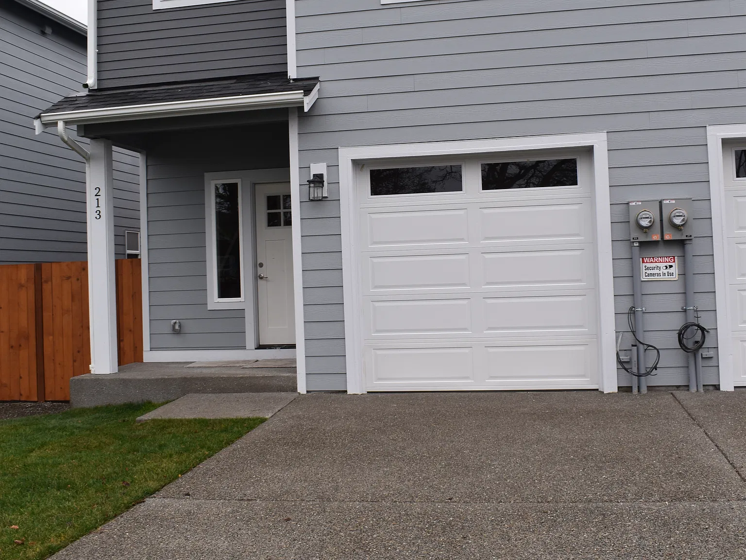 4 bed, 2.5 bath, 1420 sqft, $2,395 — Photo 1