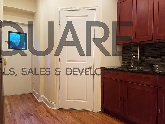 Rented by Big Square Realty LLC | media 14