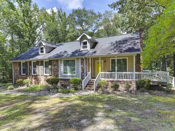 137 Fox Run Dr, Hopkins, SC 29061