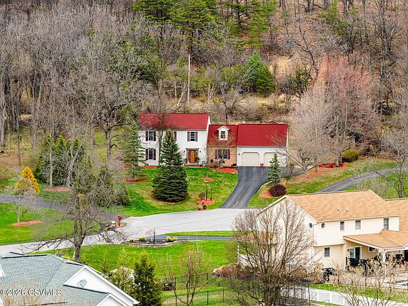 3rd image of 25 Wildwood Rd