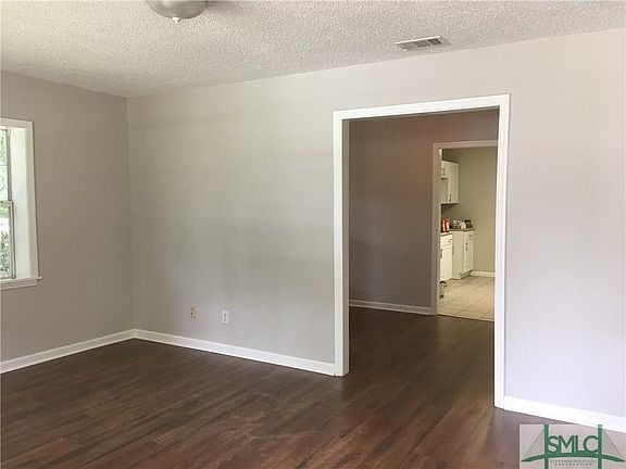 2nd image of 4005 6th St