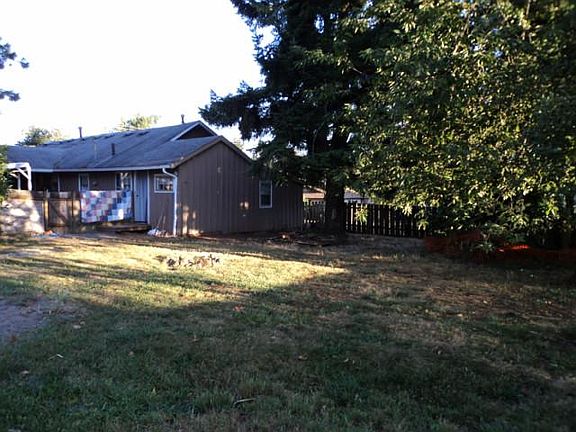 2nd image of 115 Canemah Ct