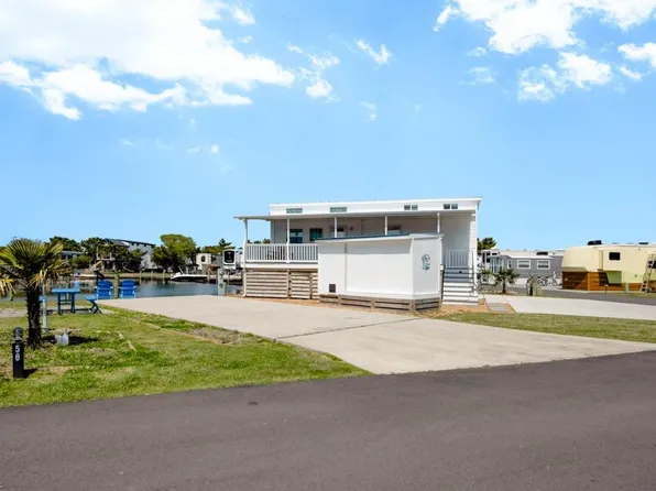 3665 Sandpiper Rd #58, Virginia Beach, VA 23456
