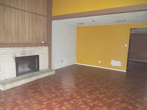 3rd image of 412 Kensinger Ct