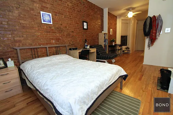 Rented by Bond New York | media 20