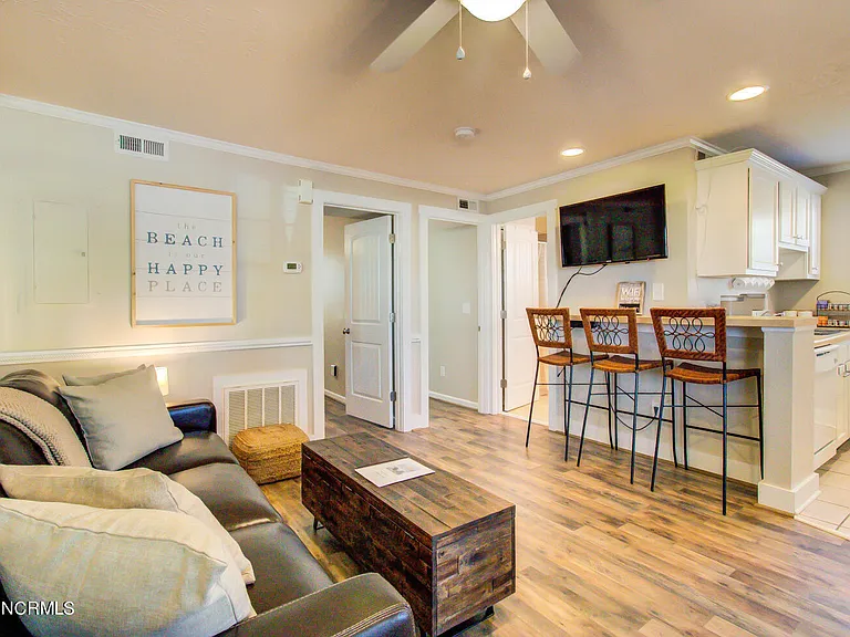 205 Florence Ave #4 — Photo 10